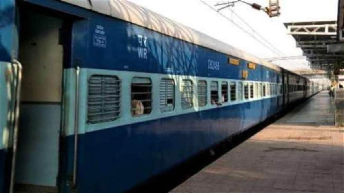 छत्तीसगढ़ के यात्रियों को मिलेगी राहत... हटिया-दुर्ग व शालीमार-LTT एक्सप्रेस में लगेंगे अतिरिक्त कोच