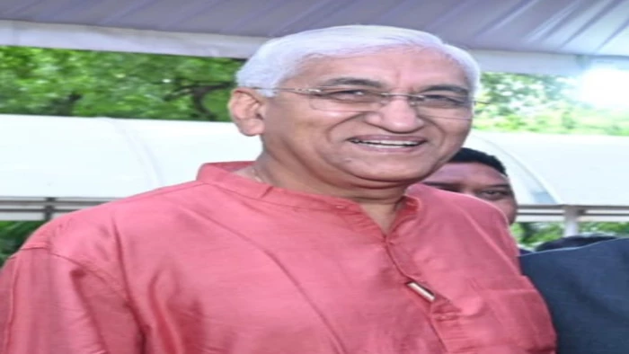 टीएस सिंहदेव का बढ़ रहा कद,भूपेश बघेल विवादों में
