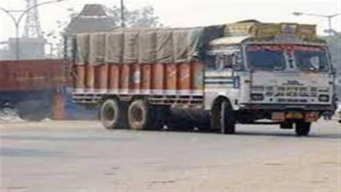 इंदौर में ट्रांसपोर्टर का विरोध, नो एंट्री क्षेत्र में पार्सल बुकिंग और सप्लाई आज से पूरी तरह बंद
