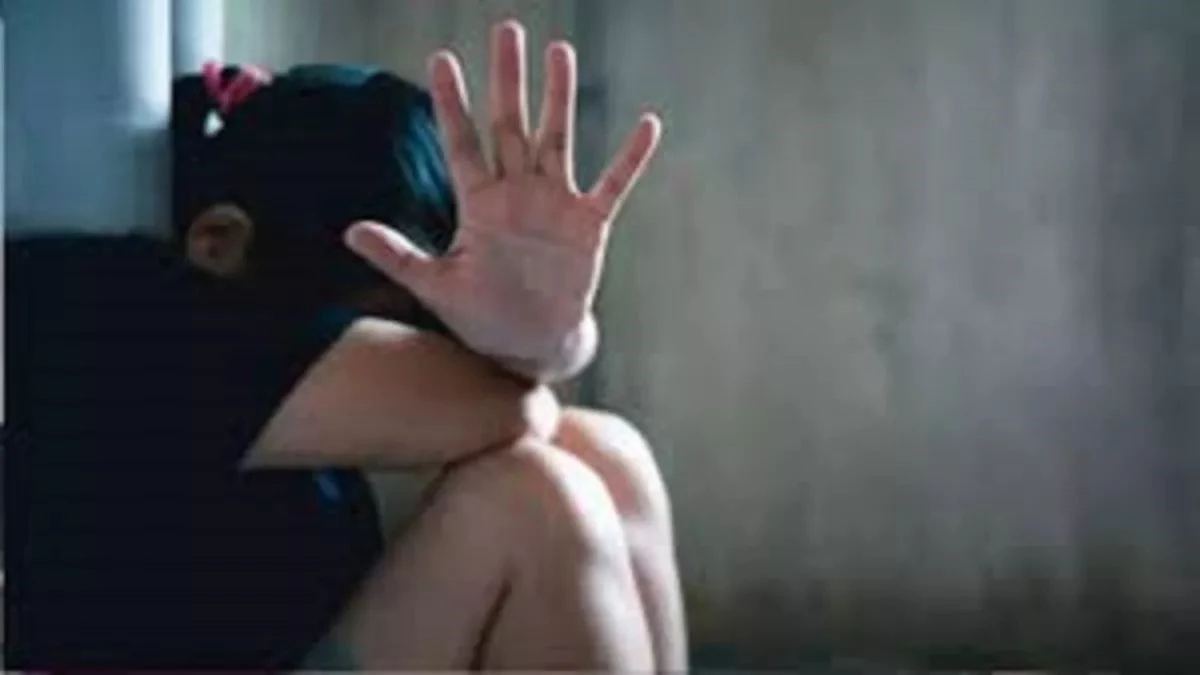 8वीं की छात्रा से स्कूल प्रबंधक ने महीनों किया दुष्कर्म, डरा-धमकाकर ऑफिस में बुलाकर करता था गंदा काम