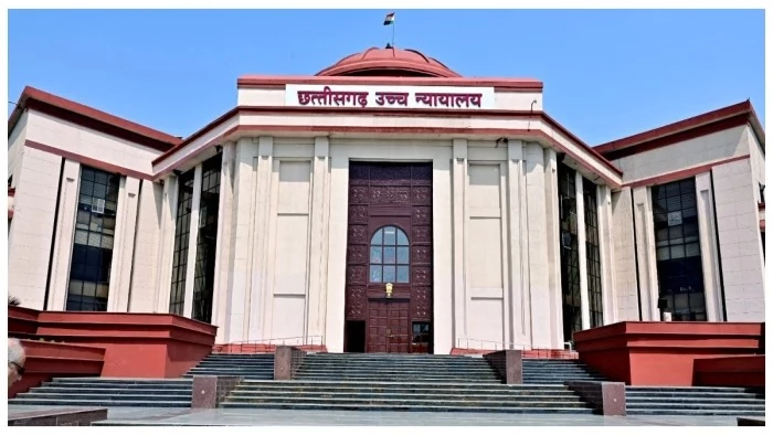 छत्तीसगढ़ में खुद ही मांगा ट्रांसफर, फिर पहुंच गए कोर्ट! HC ने कर्मचारी को लगाई फटकार, खारिज की अर्जी