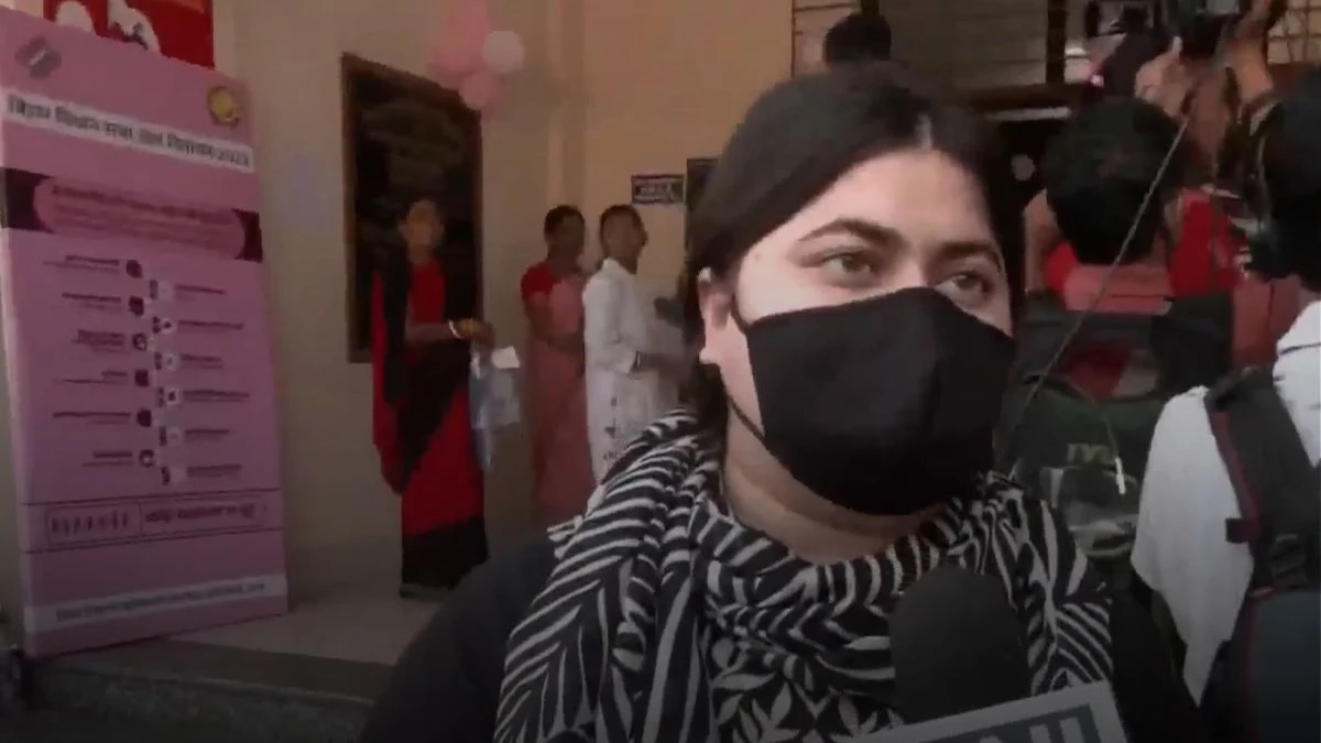 Bihar Election: 'वोट नहीं देने दिया...' पोलिंग बूथ पर दो युवतियों ने किया दावा, देखें Video में क्या कहा
