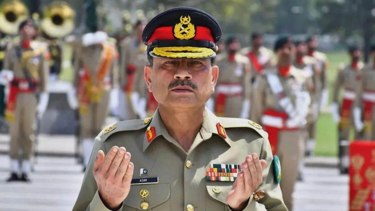 मुनीर को पाकिस्तान में मिलने वाली है 'असीमित' ताकत, Pakistan के संविधान में होगा बड़ा बदलाव