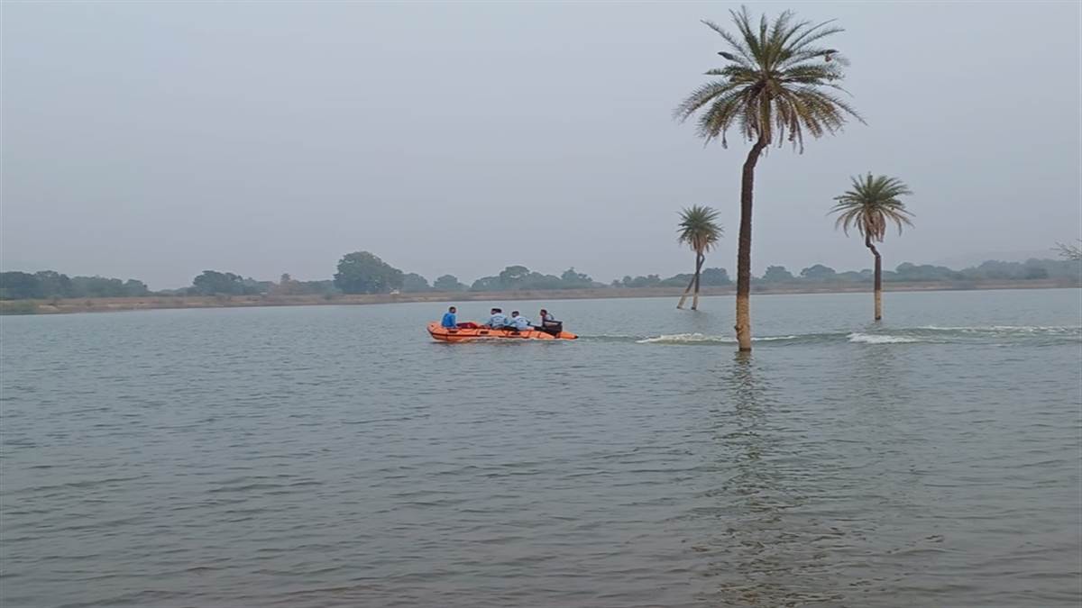 Indore News: इंदौर के असरावद खुर्द में बड़ा हादसा, तालाब में डूबने से दो नाबालिगों की मौत