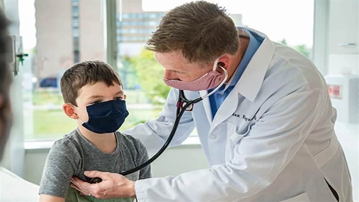 Right Doctor for Child: सर्दी में बच्चे की तबीयत खराब होती है तो ऐसे करें सही डॉक्टर का चुनाव, इन बातों का रखें ध्यान