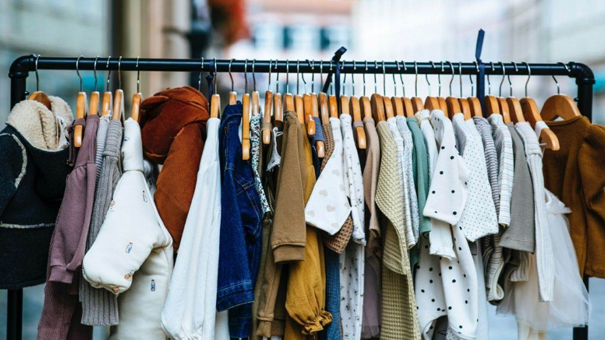 Vastu Tips For Clothes जिंदगी में जल्दी हासिल करना चाहते हैं तरक्की