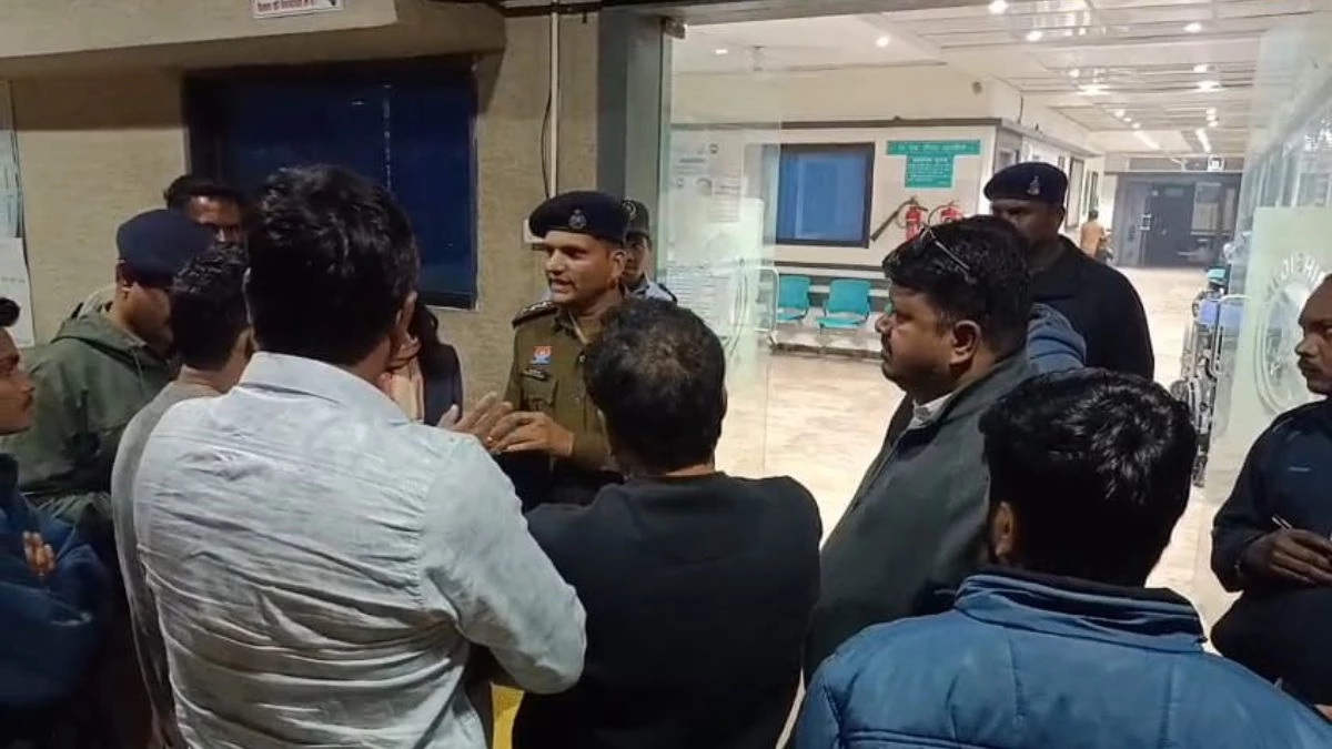 रायपुर में पुलिस मां को पूछताछ के लिए ले गई, घबराहट में 18 वर्षीय इकलौती बेटी ने लगा ली फांसी