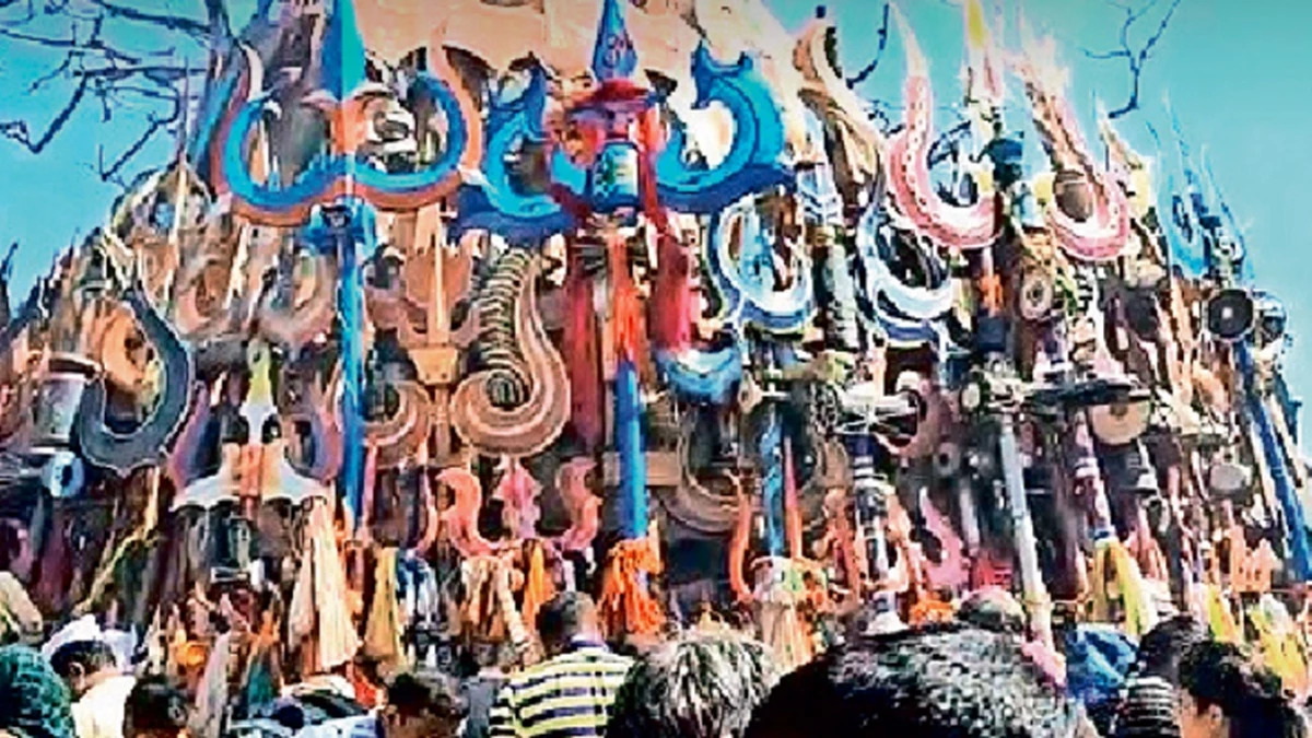 त्रिशूल लेकर चौरागढ़ महादेव के लिए निकले श्रद्धालु, सतपुड़ा की वादियों में गूंजे हर-हर महादेव के जयकारे