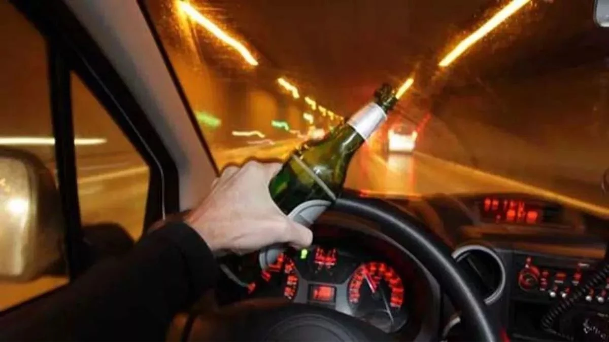 इंदौर में शराब पार्टी के बाद कार चालक का उत्पात, कई वाहनों को मारी टक्कर, हादसे में बाल-बाल बचा बाइक सवार