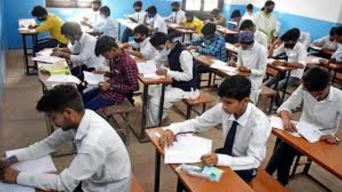 एमपी में अब बोर्ड परीक्षा की तरह होंगे 9वीं-11वीं के पेपर, थाने में रहेंगे प्रश्नपत्र, 60 मिनट पहले निकलेगा बंडल