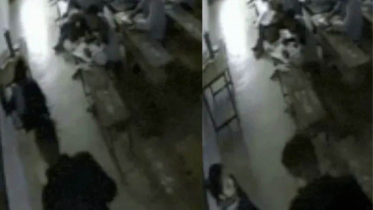 लेट आने पर टोका तो छात्र ने टीचर को जड़ डाला थप्पड़, बोला- घर पर भी कोई नहीं पूछता, CCTV में कैद पूरी घटना