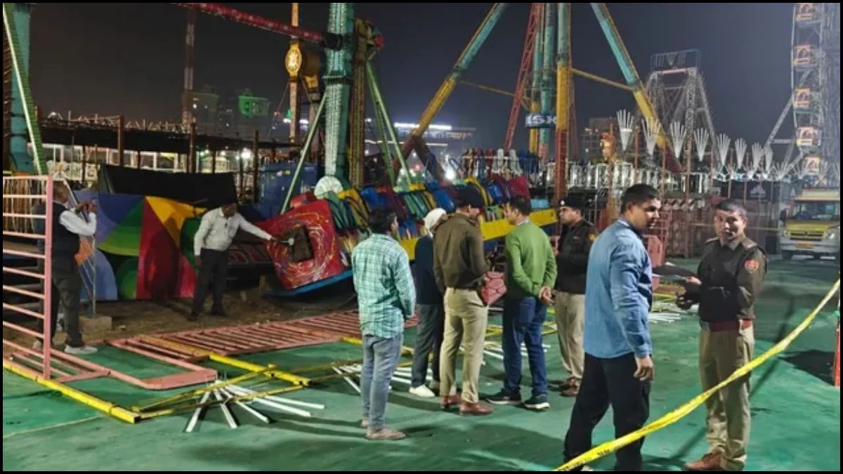 सूरजकुंड मेले में बड़ा हादसा: टूटा झूला और गिरा प्रवेश द्वार, लोगों को बचाते हुए इंस्पेक्टर की गई जान, कई घायल