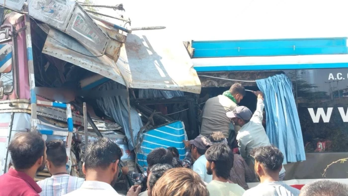 बलौदाबाजार-भाटापारा हादसाः पिता से कहे अंतिम शब्द-जा रही हूं पापा..'नींद खुली तो पैर फंसे थे, बस में बिखरा था खून', रीता ने बताई आंखों देखी