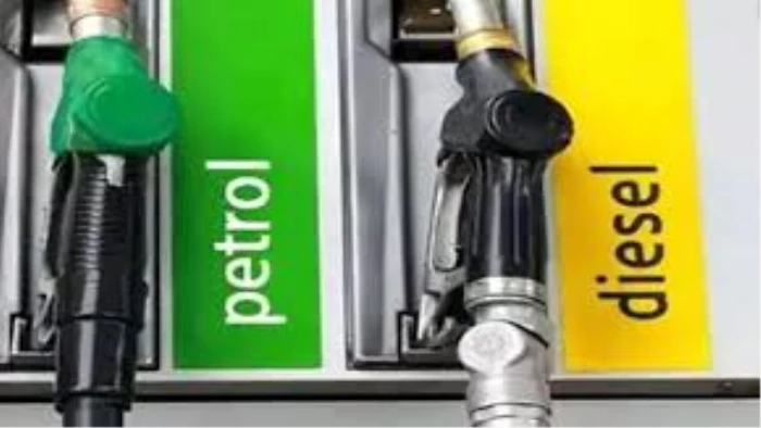 'पेट्रोल-डीजल की किल्लत की खबरें झूठी', Fuel Shortage की अफवाह से मचा हड़कंप, IOCL और BPCL ने लोगों से की अपील