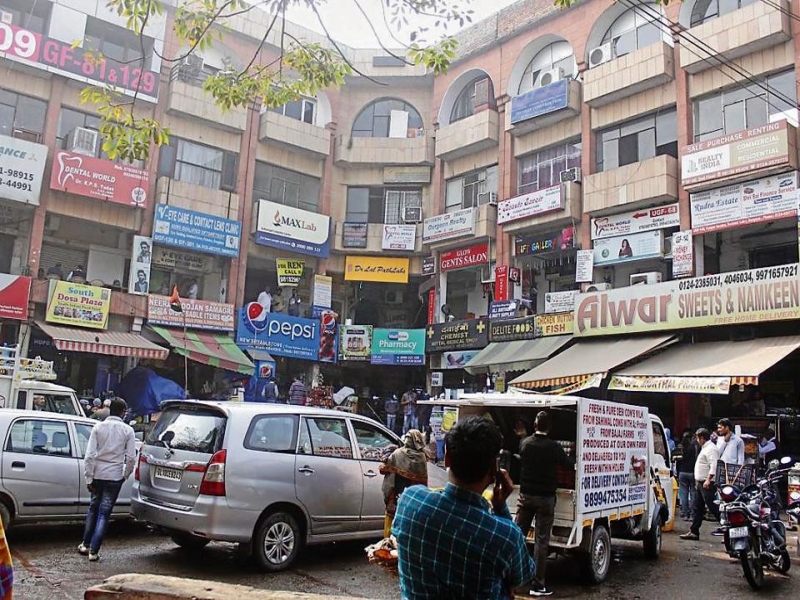 Bhopal News एमपी नगर में दो माह बाद ही पुराने ढर्रे पर पार्किंग न्यू