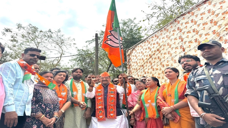 Lok Sabha Chunav 2024 : कैलाश विजयवर्गीय बोले- भाजपा ने की सदैव मूल्यों पर आधारित राजनीति, जबलपुर में रोड शो मार्ग का भी निरीक्षण