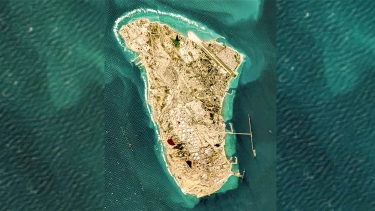 ट्रंप का 'ऑपरेशन ईरान' शुरू! डेडलाइन खत्म होते ही आसमान से बरसी आग, खार्ग द्वीप और कोम में भारी तबाही