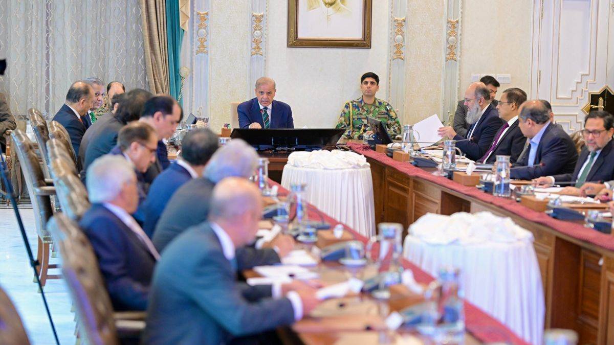 ईरान युद्ध से हालत खराब, पाकिस्तान में आज रात से लगेगा लॉकडाउन, शहबाज शरीफ ने किया एलान