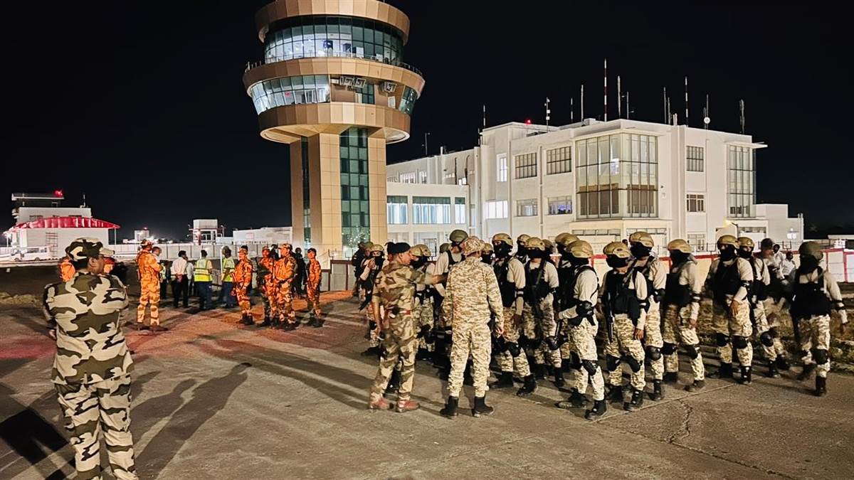 Bhopal Airport पर देर रात ‘ऑपरेशन अलर्ट’, ब्लैक कैट कमांडो ने संभाला मोर्चा
