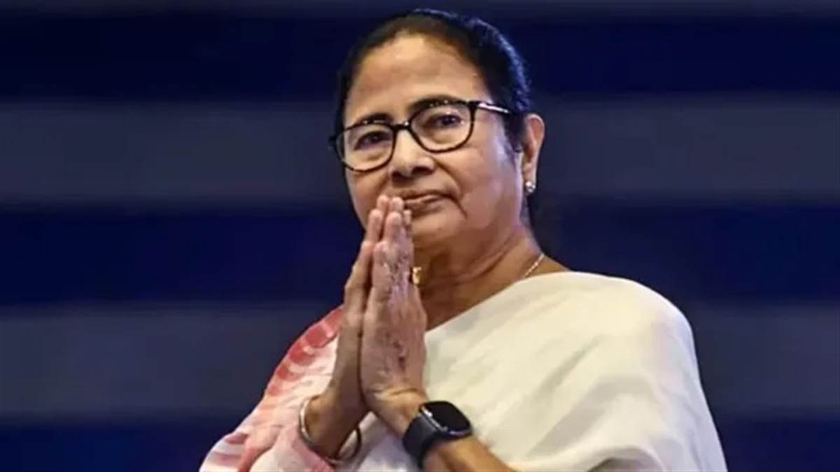 पश्चिम बंगाल के राज्‍यपाल ने मंत्रिमंडल किया भंग, अब ममता बनर्जी मुख्‍यमंत्री पद पर नहीं रहीं