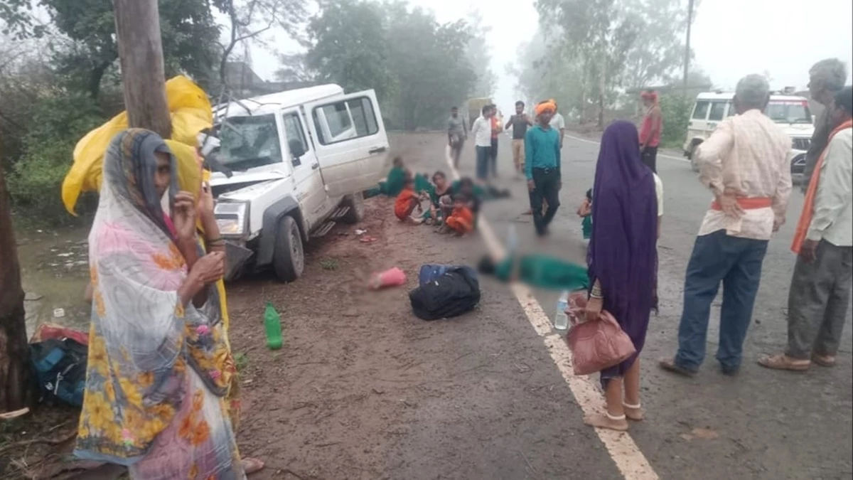 शहडोल में पेड़ से टकराई गाड़ी, तीन महिलाओं की मौत... अयोध्या से लौट रहे थे छत्तीसगढ़ के श्रद्धालु