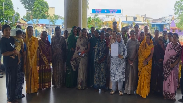 Raipur DRM से बालोदवासियों की मांग, 100 वर्ष पुराने शिव मंदिर को नही हटाए रेलवे