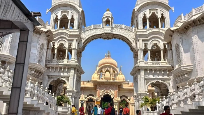 Premanand Maharaj Katha: वृंदावन जाएं तो क्या करें और क्या न करें, प्रेमानंद महाराज ने पाप से बचने के लिए बताए नियम