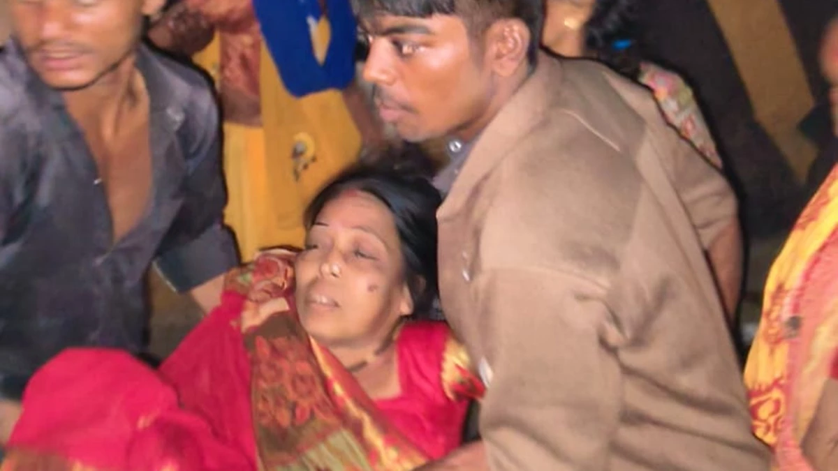 कुबरेश्वर धाम से लौट रहे श्रद्धालुओं की गाड़ी इंदौर में खड़े ट्रक से टकराई, एक की मौत