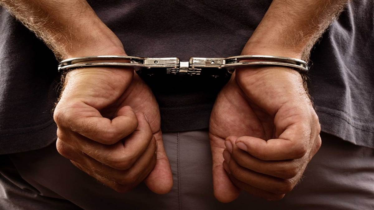 इंदौर में क्राइम ब्रांच बनकर 7 लाख रुपये लूटने वाले गिरोह में वकील भी शामिल