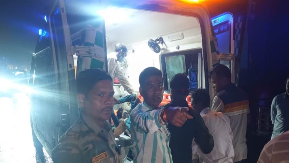 बस-इनोवा की आमने-सामने जबरदस्त टक्कर, महिला की मौत, सात घायल: अंबिकापुर-बिलासपुर राष्ट्रीय राजमार्ग पर हादसा