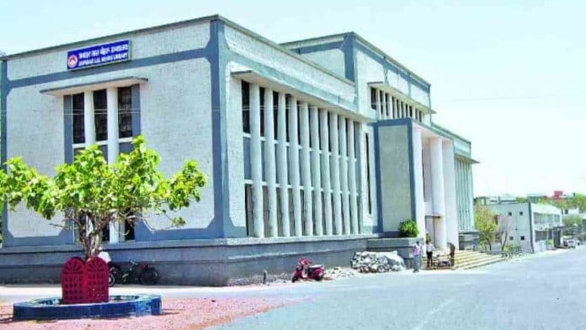 हरिसिंह गौर केंद्रीय विश्वविद्यालय : डीन प्रो. भगवत का जाति प्रमाण पत्र निकला फर्जी, प्रबंधन ने किया निलंबित