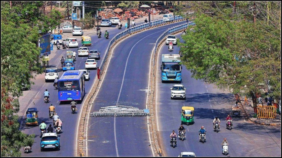 इंदौर में पब्लिक ट्रांसपोर्ट बदहाल, ई-बसों से उम्मीद