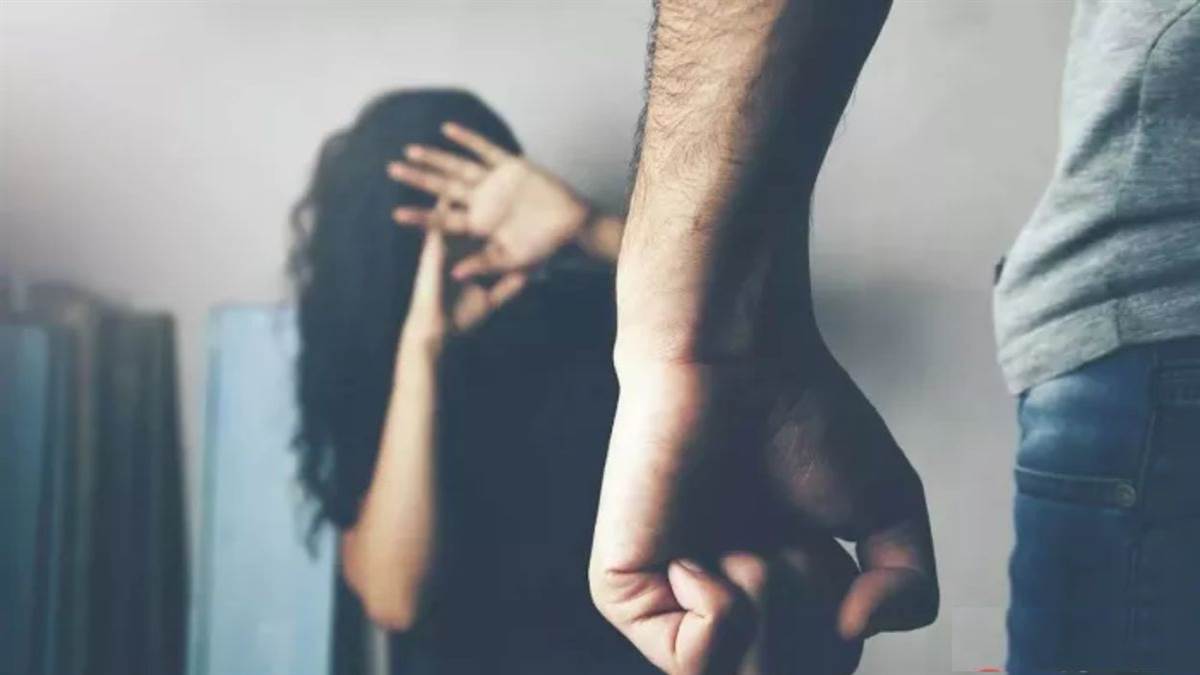 सगाई के बाद मंगेतर ने किया दुष्कर्म: घुमाने के बहाने ले गया होटल, फिर शादी से मुकरा और लगाए गलत आरोप