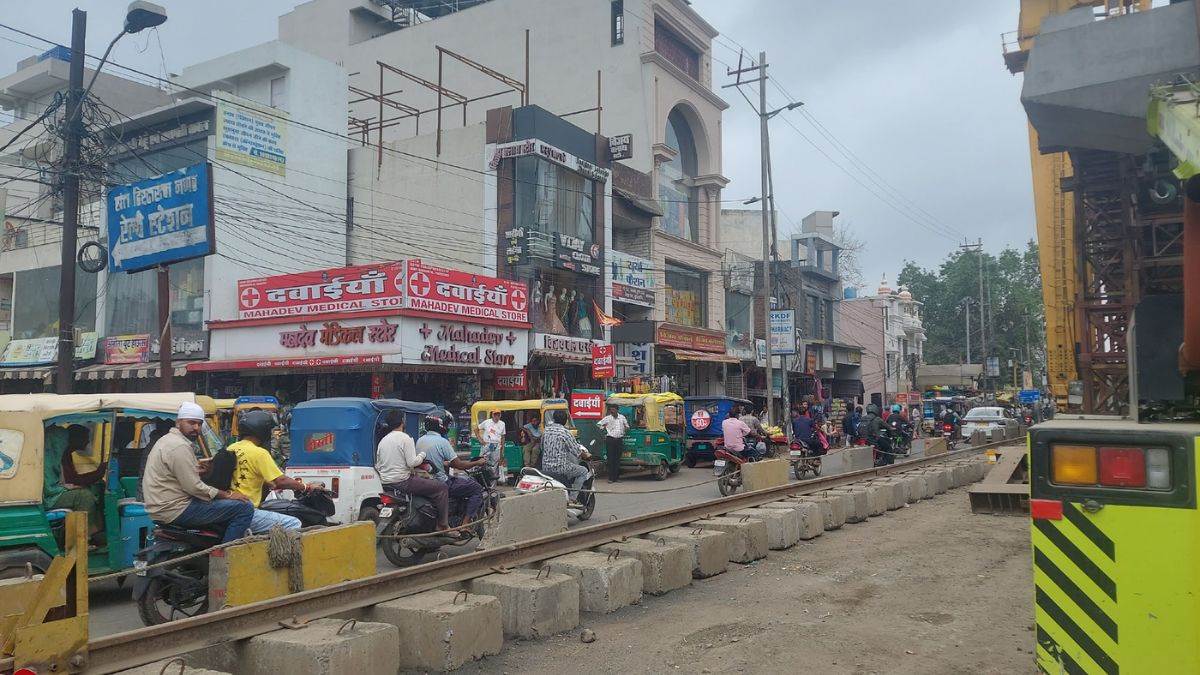भोपाल के संत हिरदाराम नगर में एलिवेटेड ब्रिज का काम धीमा, त्यौहारों में प्रभावित हो सकता है कारोबार, व्यापारी चिंतित