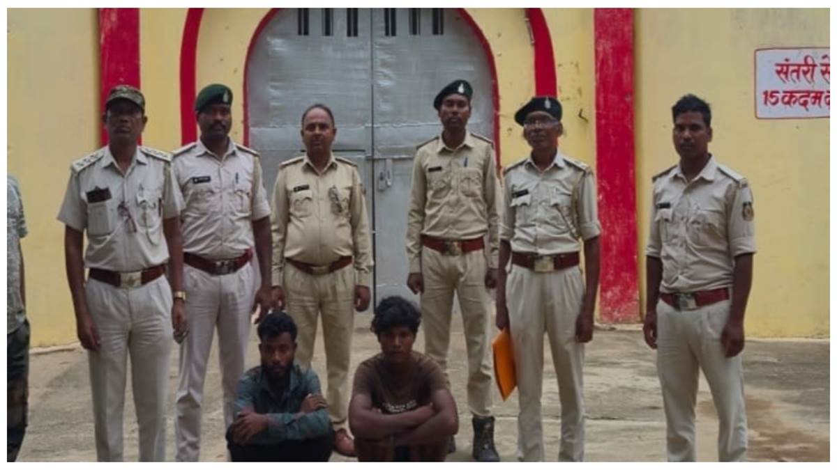 बलरामपुर में संरक्षित वन्यजीव बार्किंग डियर का अवैध शिकार: वन विभाग ने घेराबंदी कर दबोचे दो आरोपी