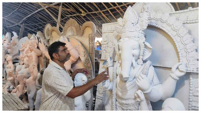 1000 छातों से सजेगा पंडाल और विराजेंगे 'लालबाग के राजा', शक्तिपीठों के दर्शन भी जानिए कोरबा में क्या होगा खास