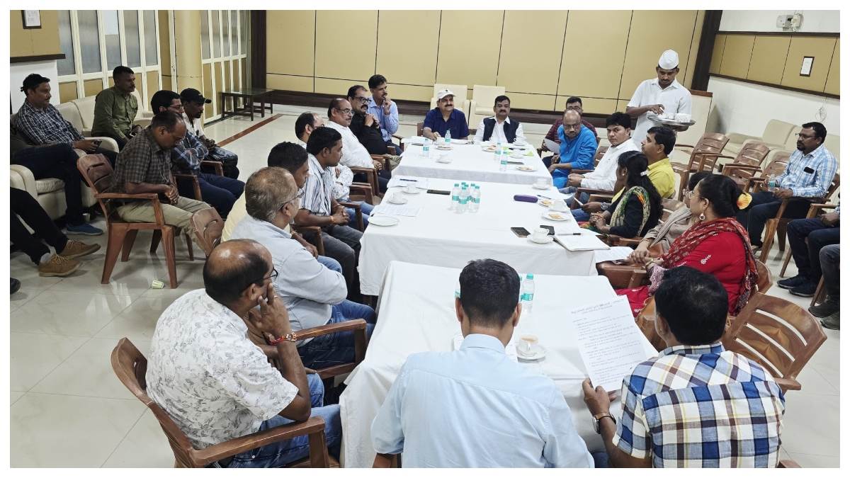 10 हजार बिजली कर्मचारियों का फूटा गुस्सा, पुरानी पेंशन लागू न होने पर 11 सितंबर से चरणबद्ध आंदोलन का ऐलान
