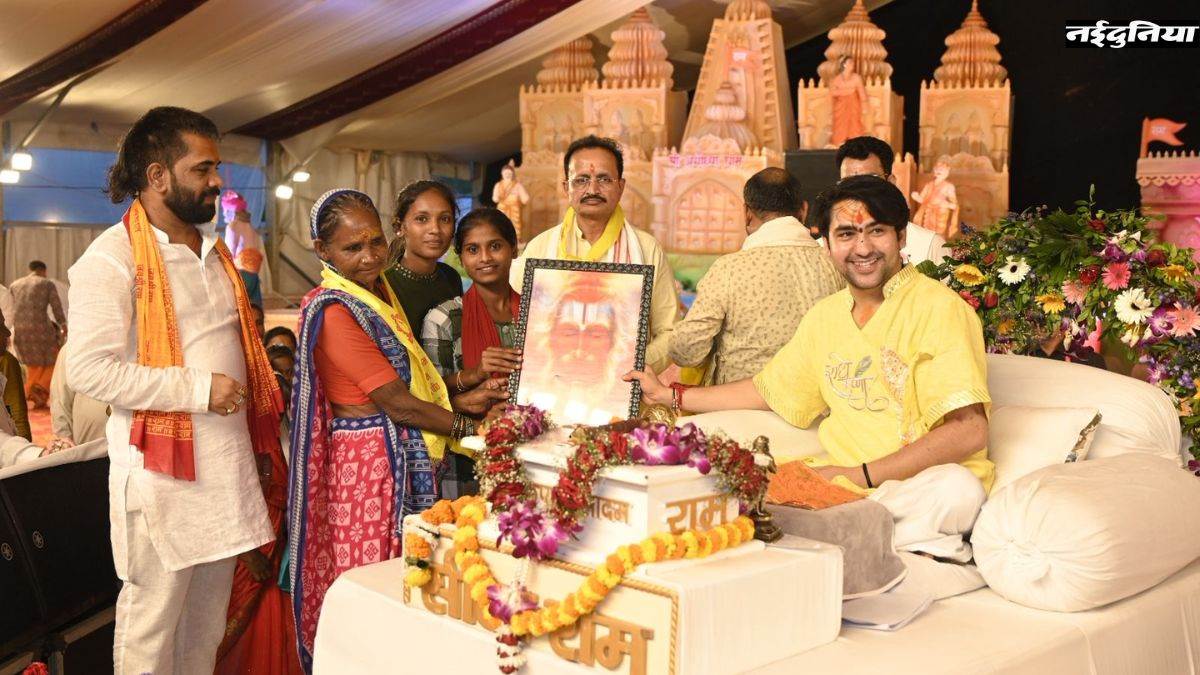 पं. धीरेंद्र शास्त्री के कार्यक्रम में सलमान ने परिवार के साथ अपनाया सनातन धर्म, बने राजवीर