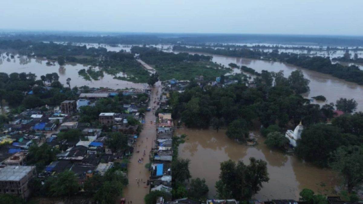 बस्तर बाढ़ आपदा में पीड़ितों को 9.39 करोड़ से अधिक राहत राशि का भुगतान, पुनर्वास कार्य युद्धस्तर पर जारी