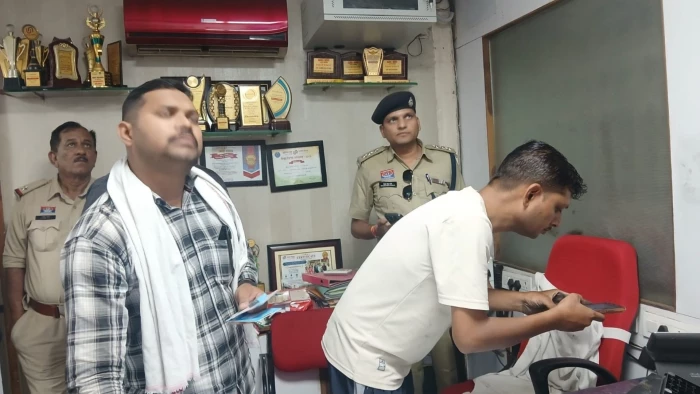 रायपुर में यूनियन बैंक में सेंध, ताला-शटर तोड़कर लॉकर-कैश वॉल्ट खोलने की कोशिश; CCTV खंगाल रही पुलिस