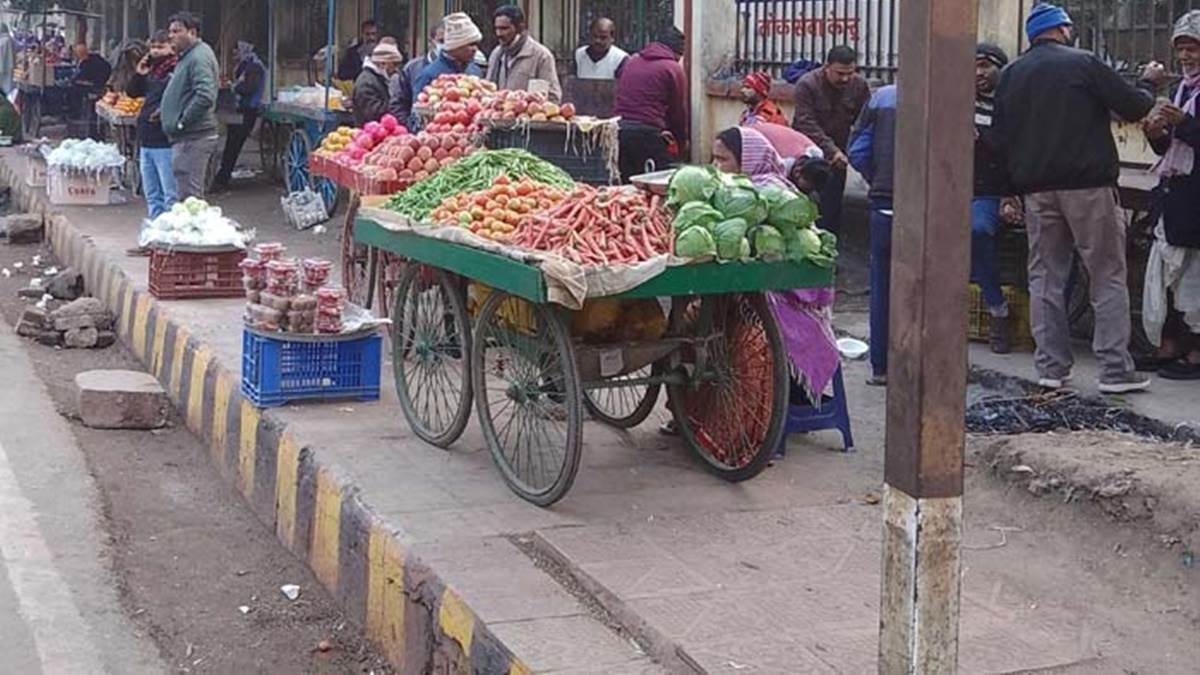 रायपुर में 99 हजार लोग रोज खतरे में करते हैं सफर! चलने के लिए नहीं है फुटपाथ, सुप्रीम कोर्ट के आदेश भी बेअसर