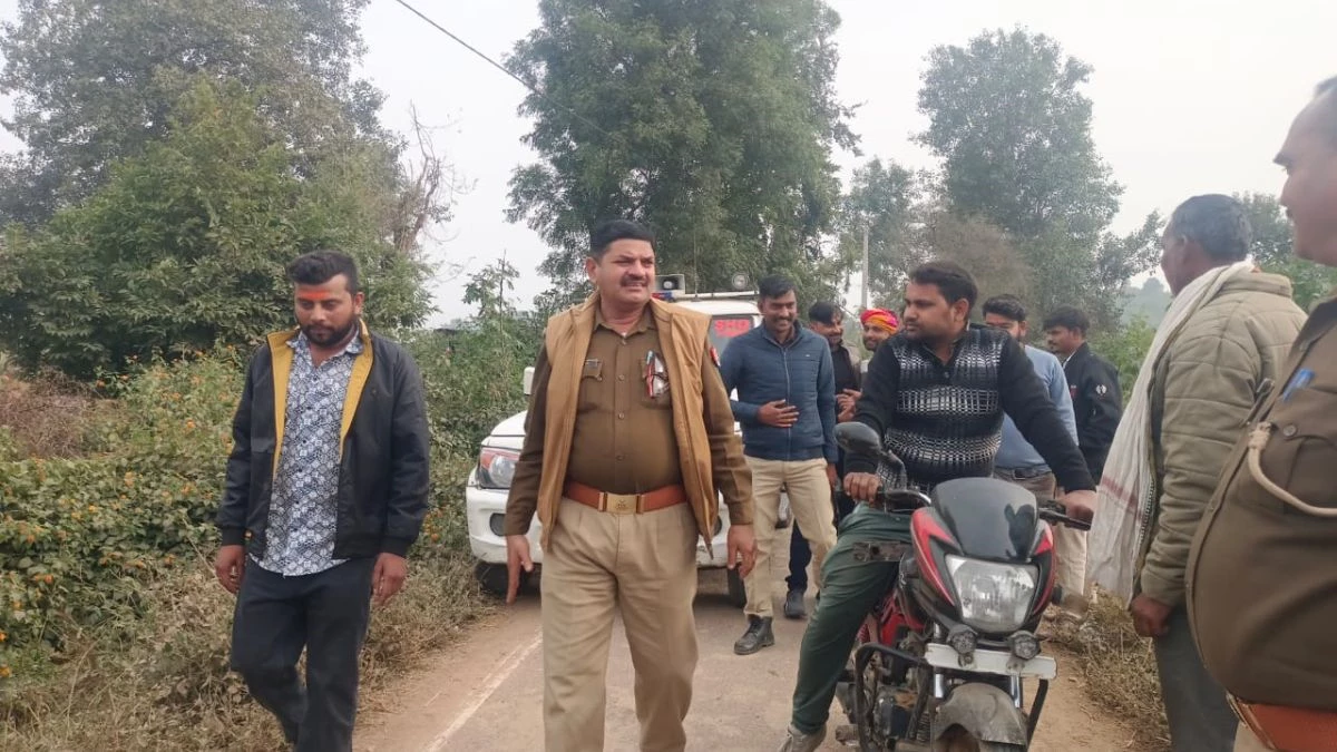 MP–UP सीमा पर ड्रामा... 67 बकरियों से भरी पिकअप पकड़ी गई, मामला यूपी का निकलने पर चित्रकूट पुलिस को लौटना पड़ा