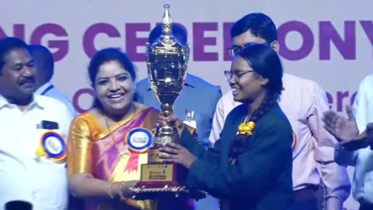 छत्तीसगढ़ की छात्रा निहारिका नाग ने राष्ट्रीय मंच पर जीता स्वर्ण, विद्यालय का नाम देशभर में किया रोशन