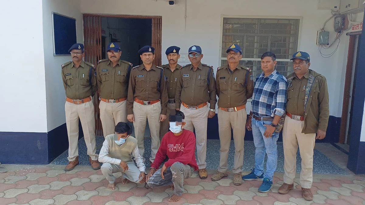 बड़वानी में नकली नोट बनाने वाला गिरोह पकड़ाया, 98 नकली नोट व प्रिंटर जब्त किए