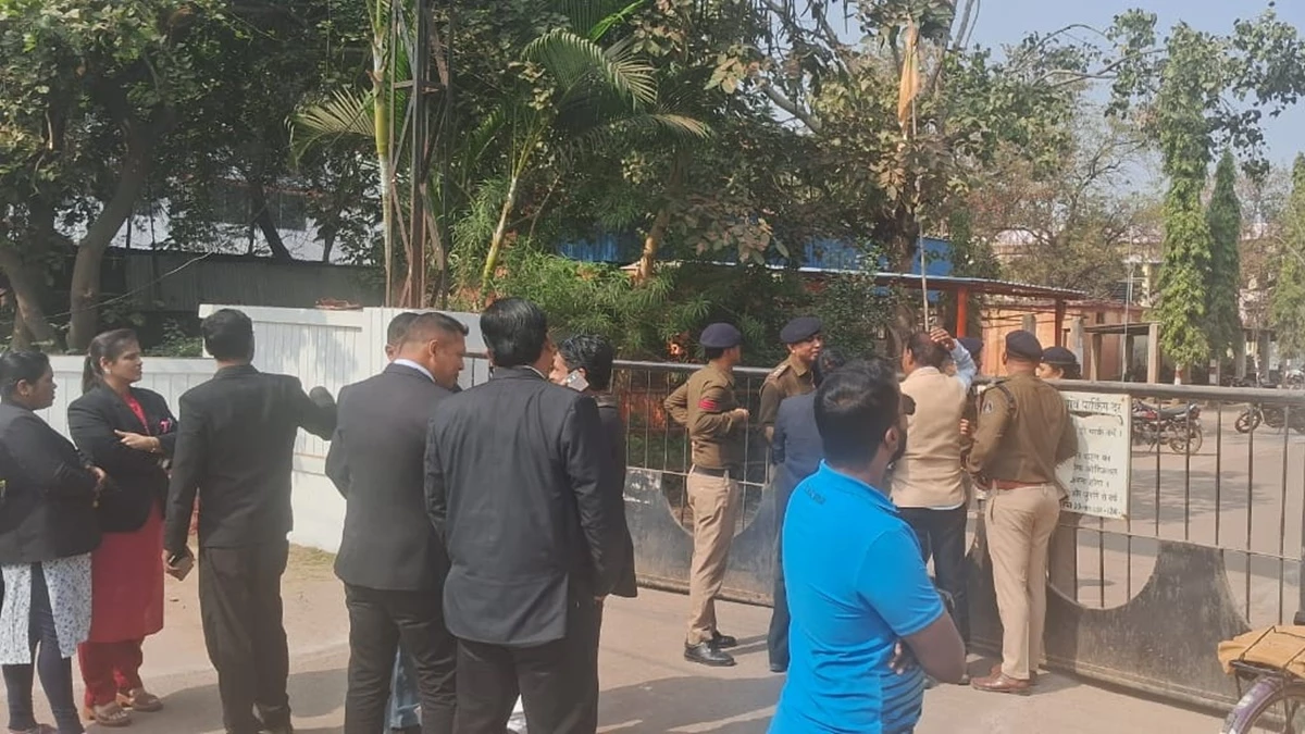 एक ही दिन में मध्य प्रदेश-छत्तीसगढ़ के चार कोर्ट को बम से उड़ाने की धमकी, ई-मेल से मचा हड़कंप