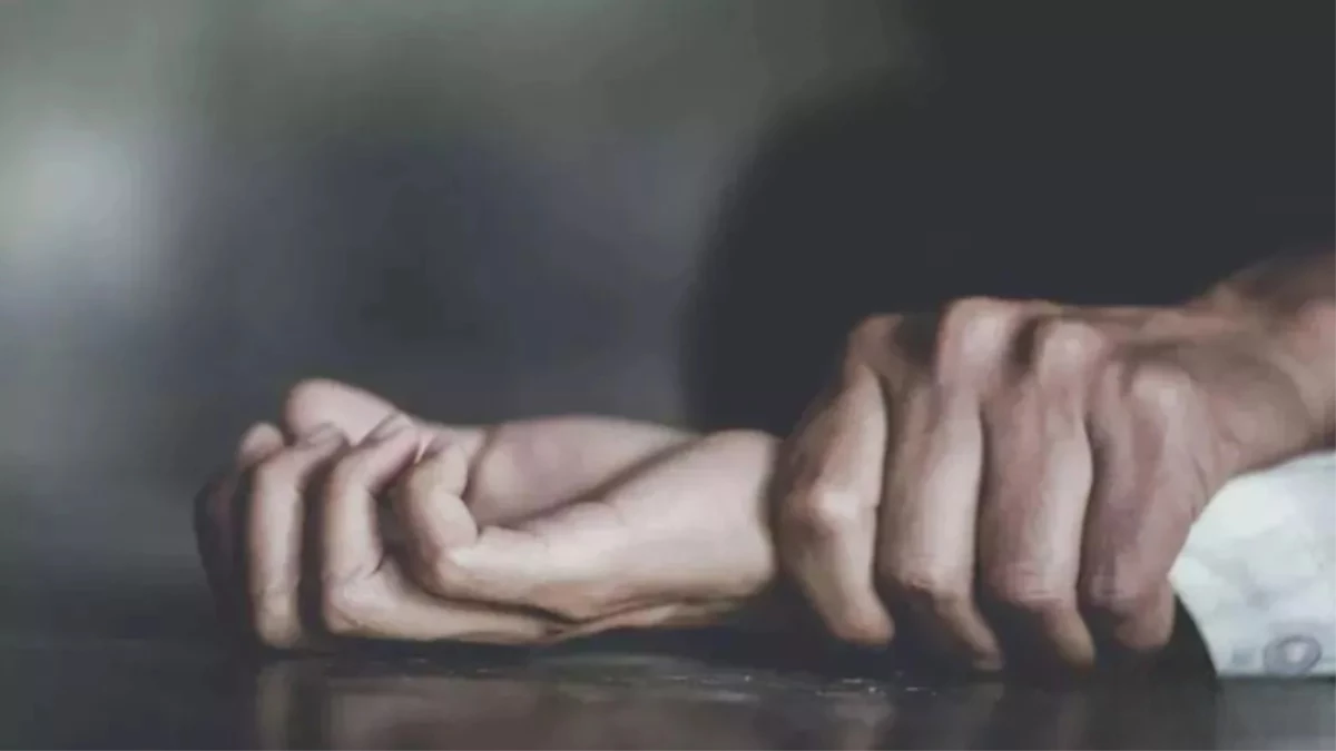 ग्वालियर: पति से झगड़कर आई महिला से दोस्त ने किया दुष्कर्म ग्वालियर: पति से झगड़कर आई महिला से दोस्त ने किया दुष्कर्म