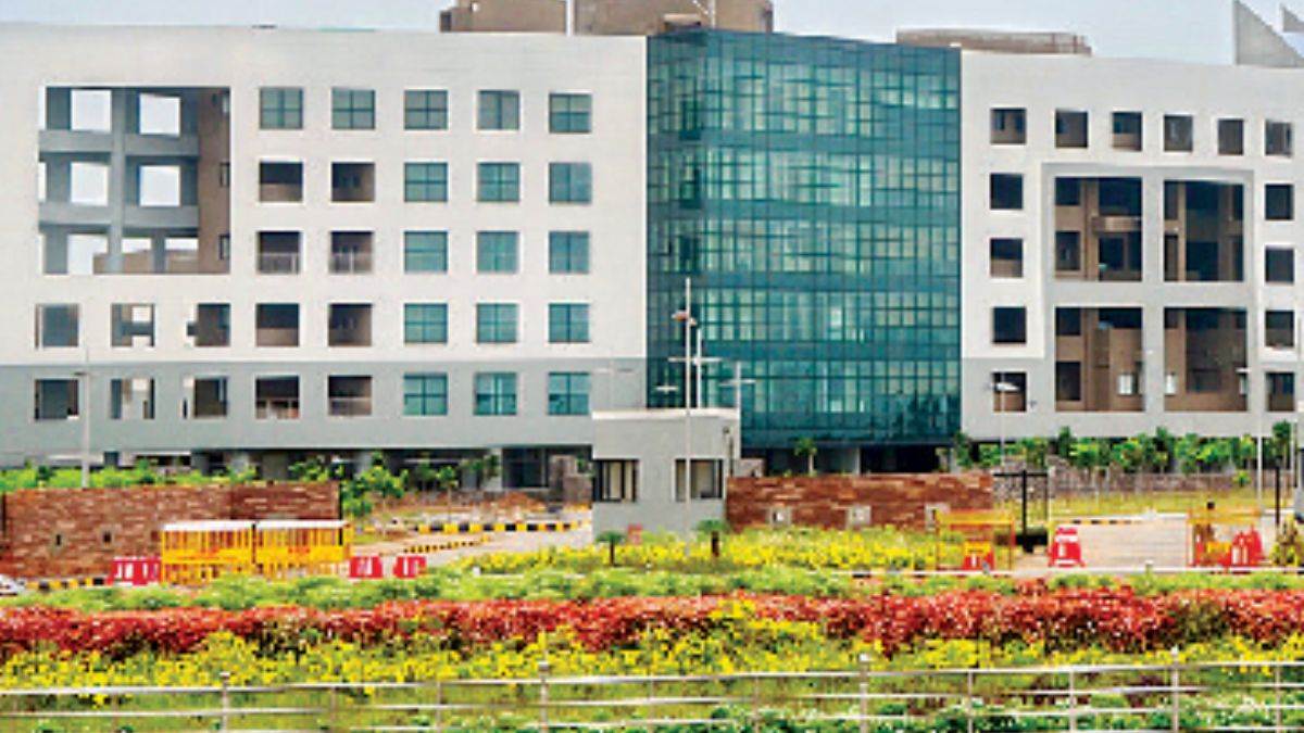 पांच राज्यों में होने वाले विधानसभा चुनावों में छत्तीसगढ़ के 30 IAS और IPS अधिकारी संभालेंगे मोर्चा