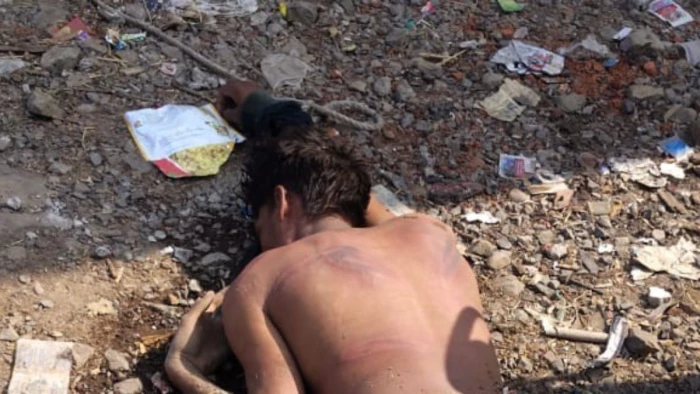 सीहोर: बेटी किसी के साथ चली गई, तो दबंगों ने मदद करने के शक में युवक को र्निवस्त्र कर घुमाया और पीट-पीट कर किया बेहोश