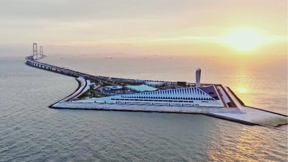 समुद्र पर उड़ती 'विशाल पतंग' जैसा दिखता है चीन का यह मेगा प्रोजेक्ट, अब 2 सिर्फ 20 मिनट में तय होगा 2 घंटे का सफर