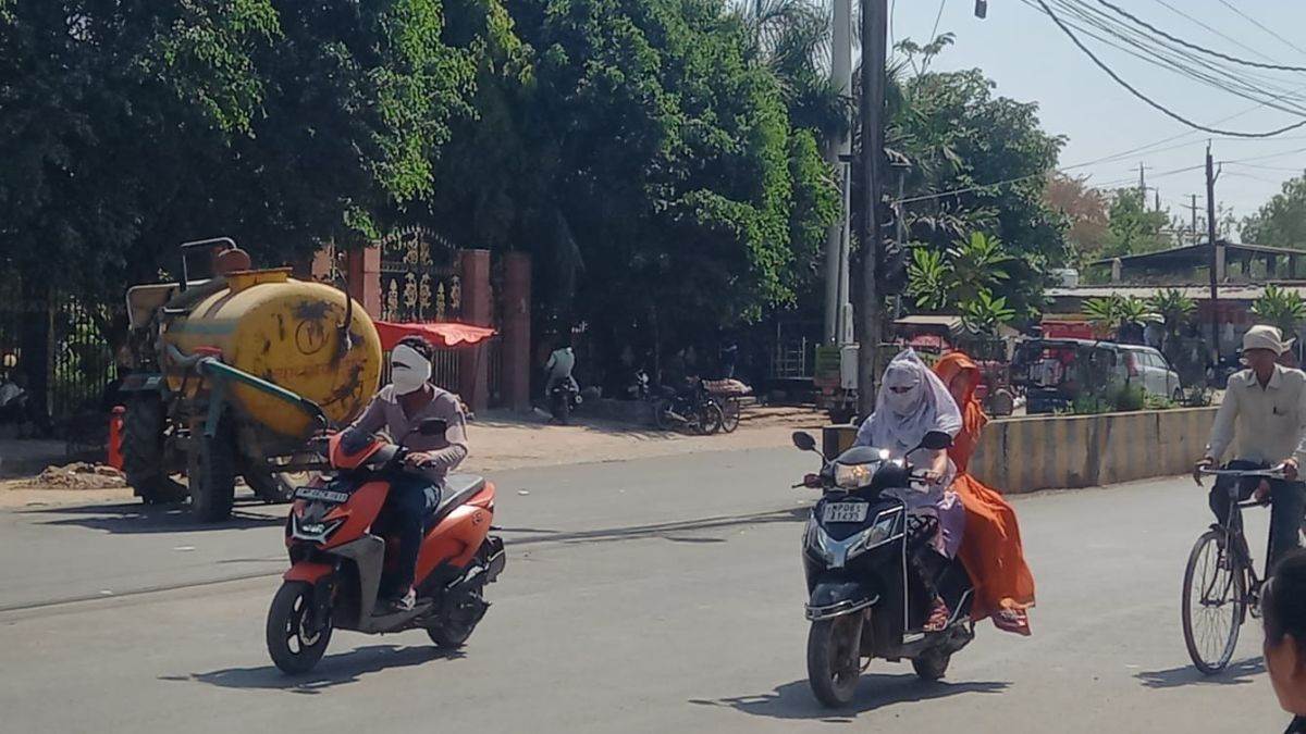 Morena Weather Update: गर्मी ने दिखाए अपने तेवर, आग सी तपी धूप और लू सी लगने लगी हवा